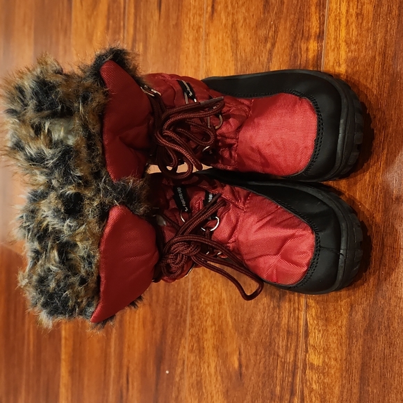 Snow Boots size 13 - Picture 1 of 5